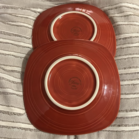 2 Fiestaware Scarlet Red Salad Dessert Square Plates Fiesta 7 1/2" USA - Picture 3 of 8
